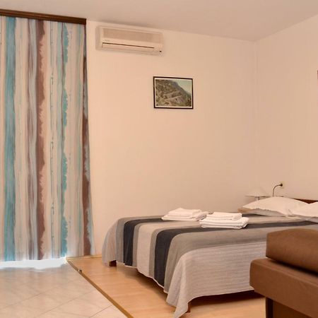 Apartments Lorenco Brela Exterior photo